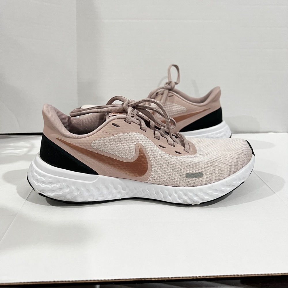 Nike Running Revolution 5 Pink Blush Gold Sneakers Size 6.5 Slip-On Lightweight